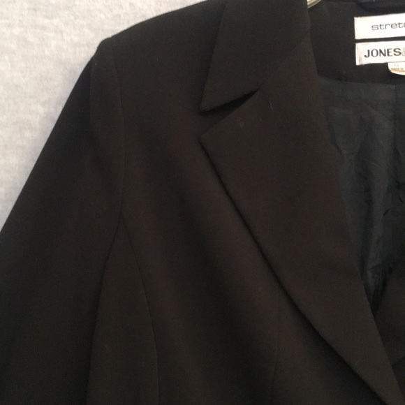 Jones & Co Stretch 2 Button Fully Lined Jacket w/Classic Lapels & Slight Peplum - Picture 6 of 16